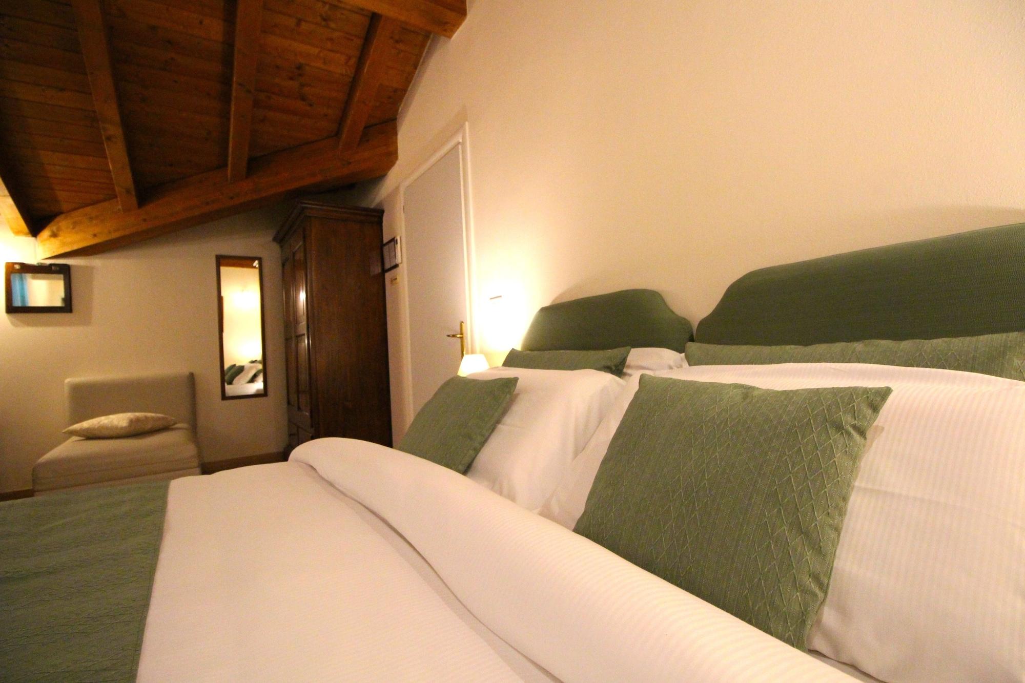Casa Miramonte Hotel โบโลญญา ภายนอก รูปภาพ