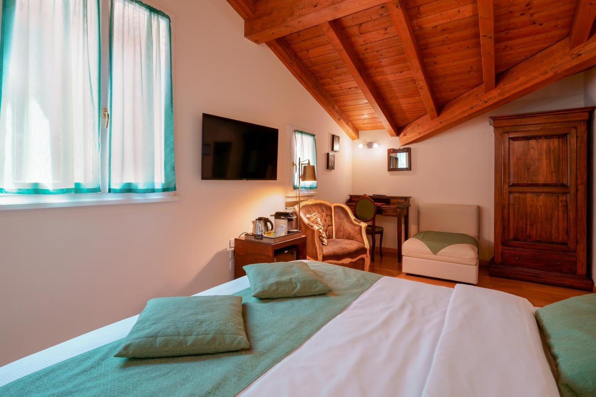 Casa Miramonte Hotel โบโลญญา ภายนอก รูปภาพ